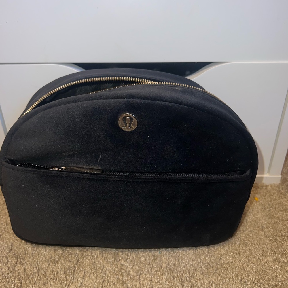 Lululemon go getter pouch